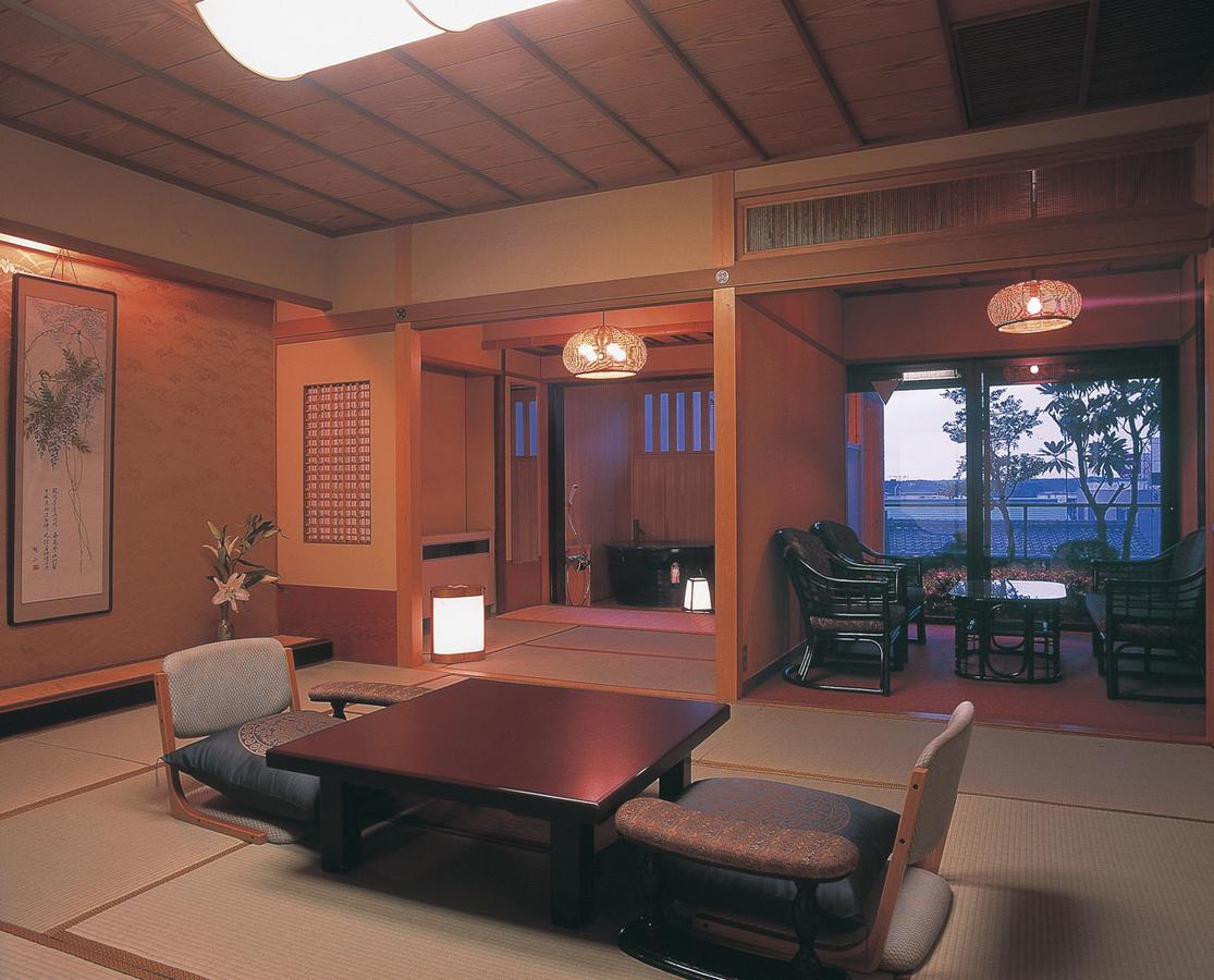 Yamashiro Onsen Yuzankaku Hotel Bagian luar foto